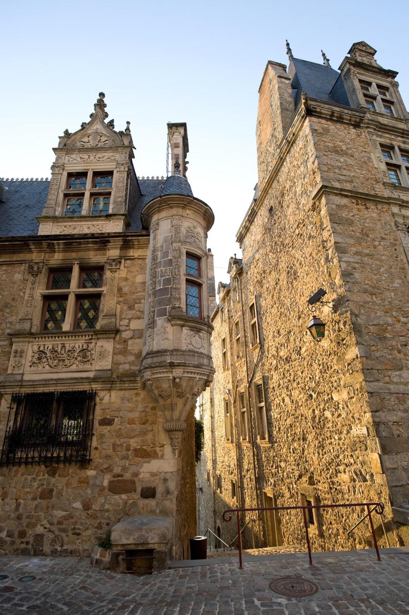 Chambres D'Hote - Maison Des Ecrivains - 50 M De La Cathedrale Et Place Des Jacobins Le Mans Extérieur photo